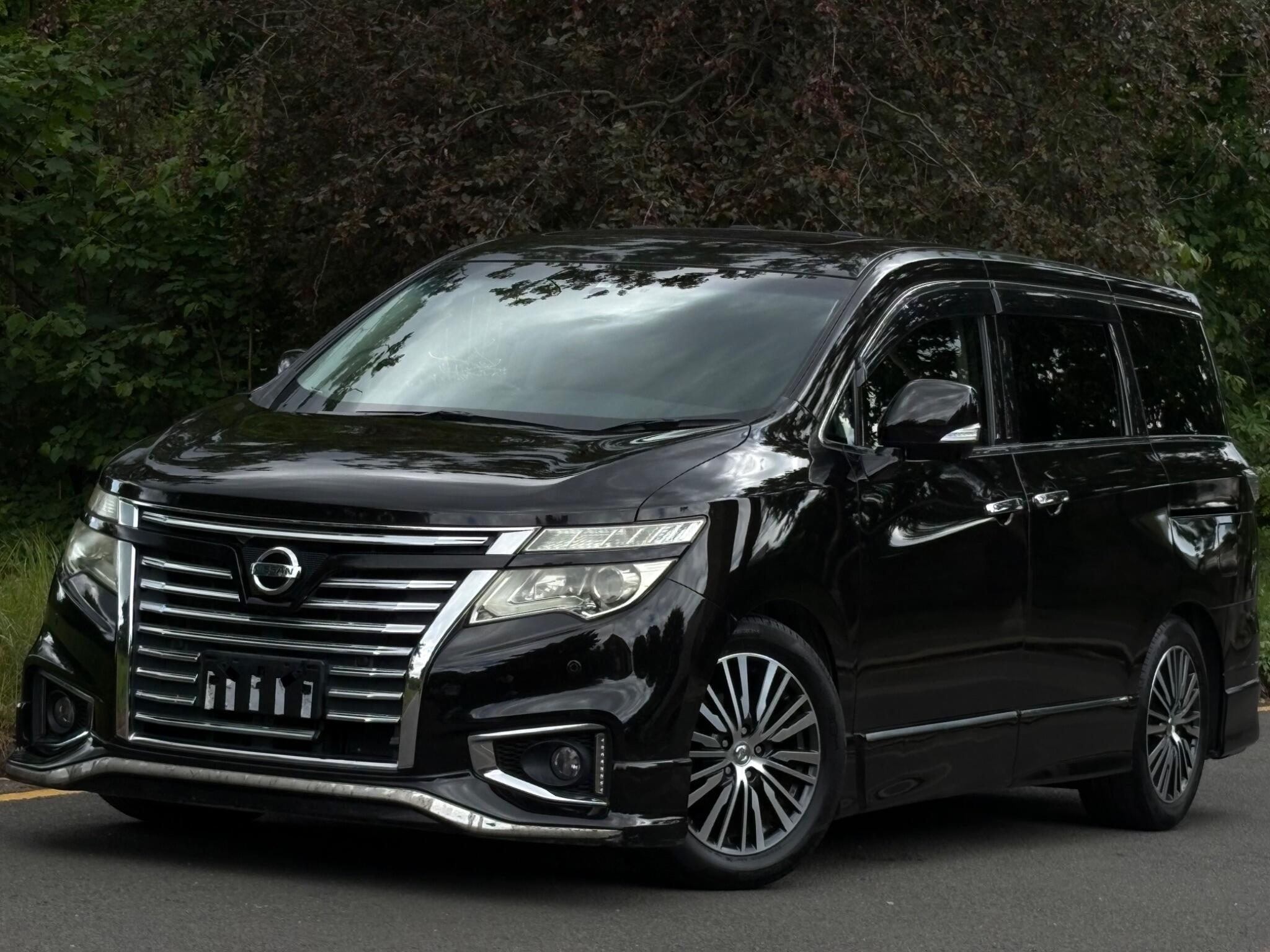 Used Black Nissan Elgrand MPV Cars For Sale | Autotrader UK
